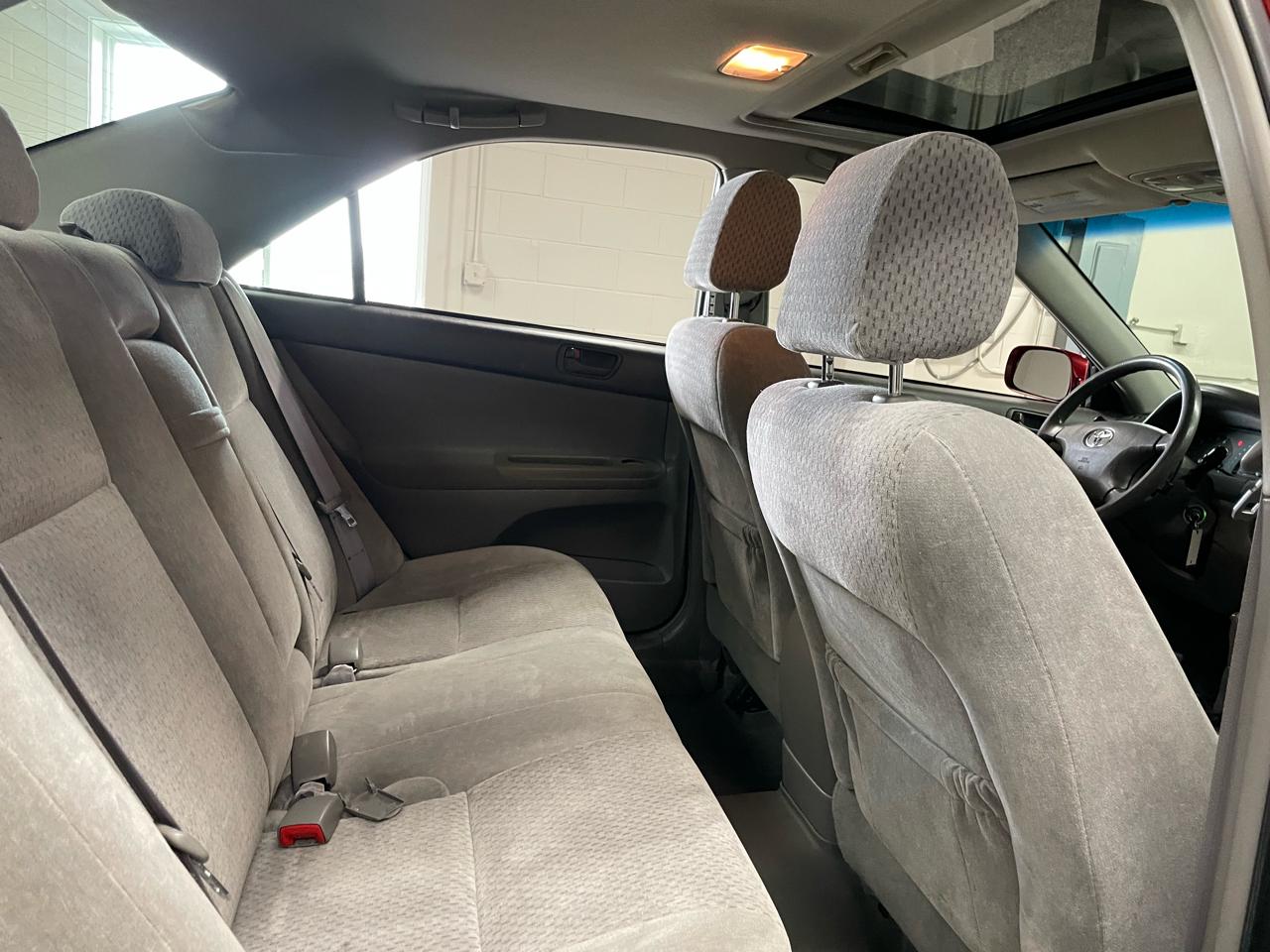 Toyota Camry 4dr Sdn LE Auto 2004