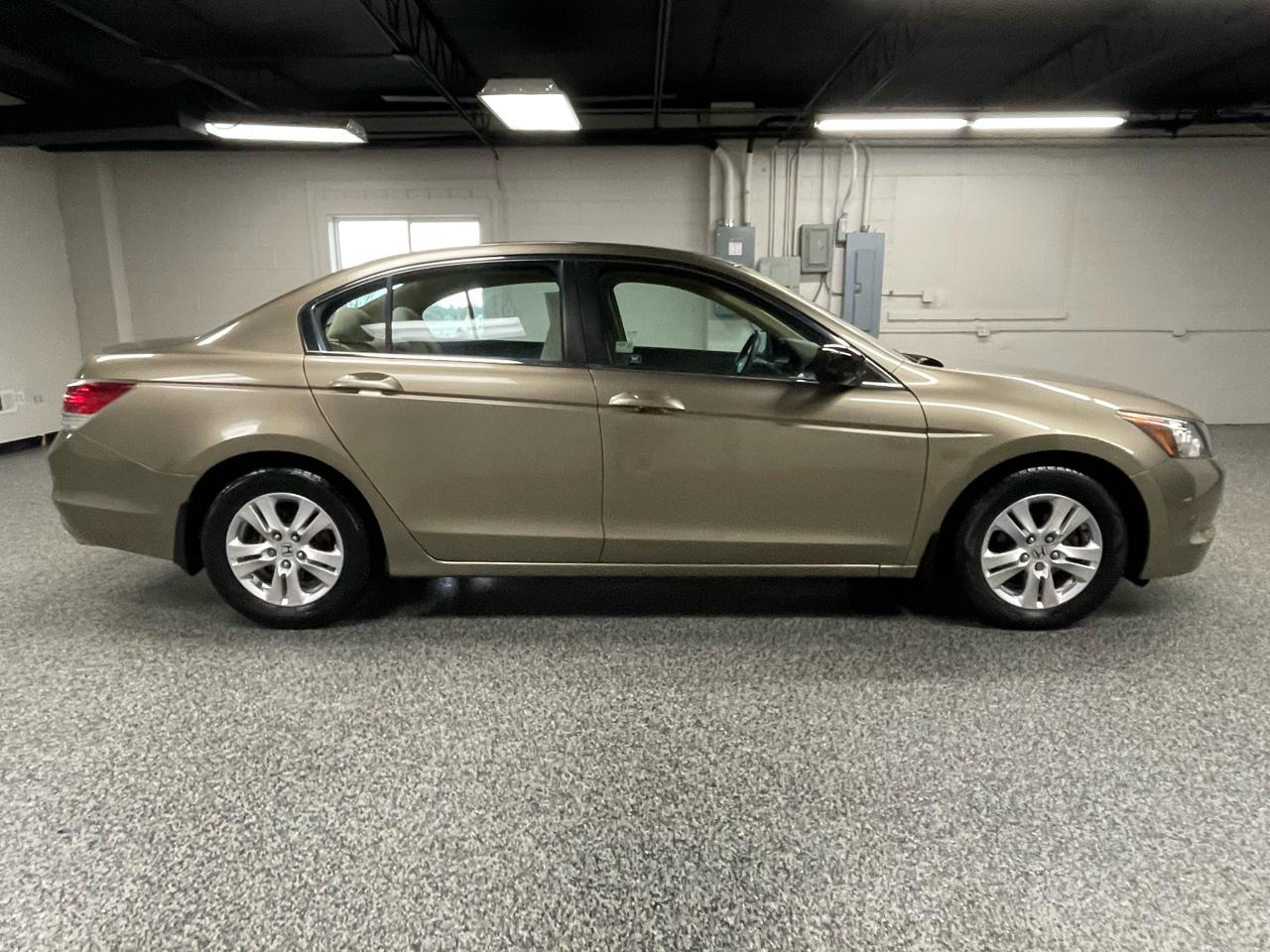 Honda Accord LX-P Sedan AT 2008