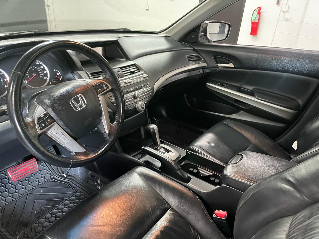 Honda Accord EX-L V-6 Sedan AT 2010