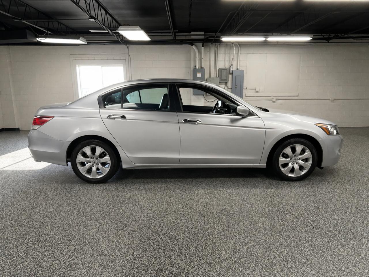 Honda Accord EX-L V-6 Sedan AT 2010