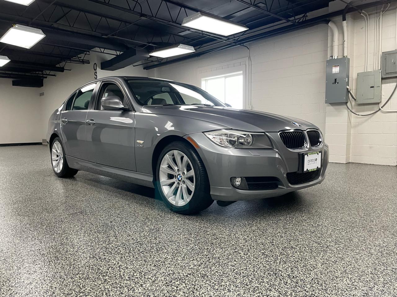 BMW 3-Series 328i xDrive 2011
