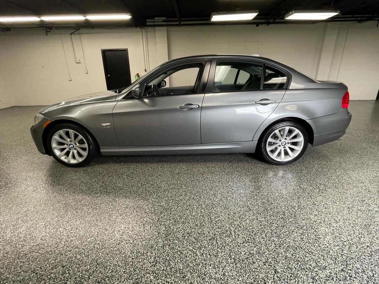 BMW 3-Series 328i xDrive 2011