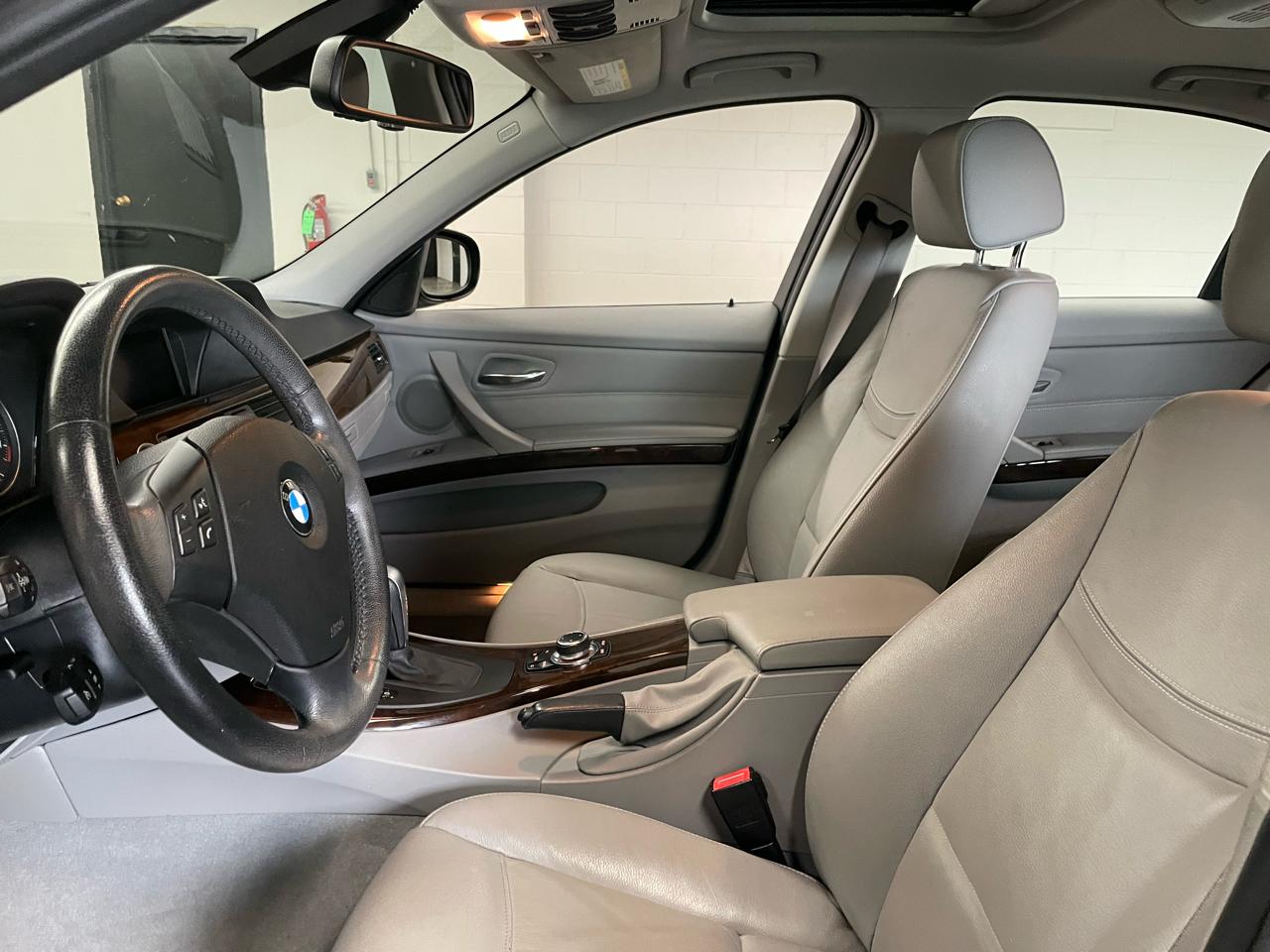 BMW 3-Series 328i xDrive 2011