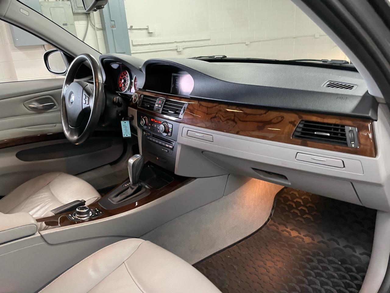 BMW 3-Series 328i xDrive 2011