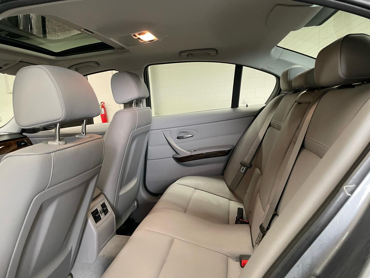 BMW 3-Series 328i xDrive 2011