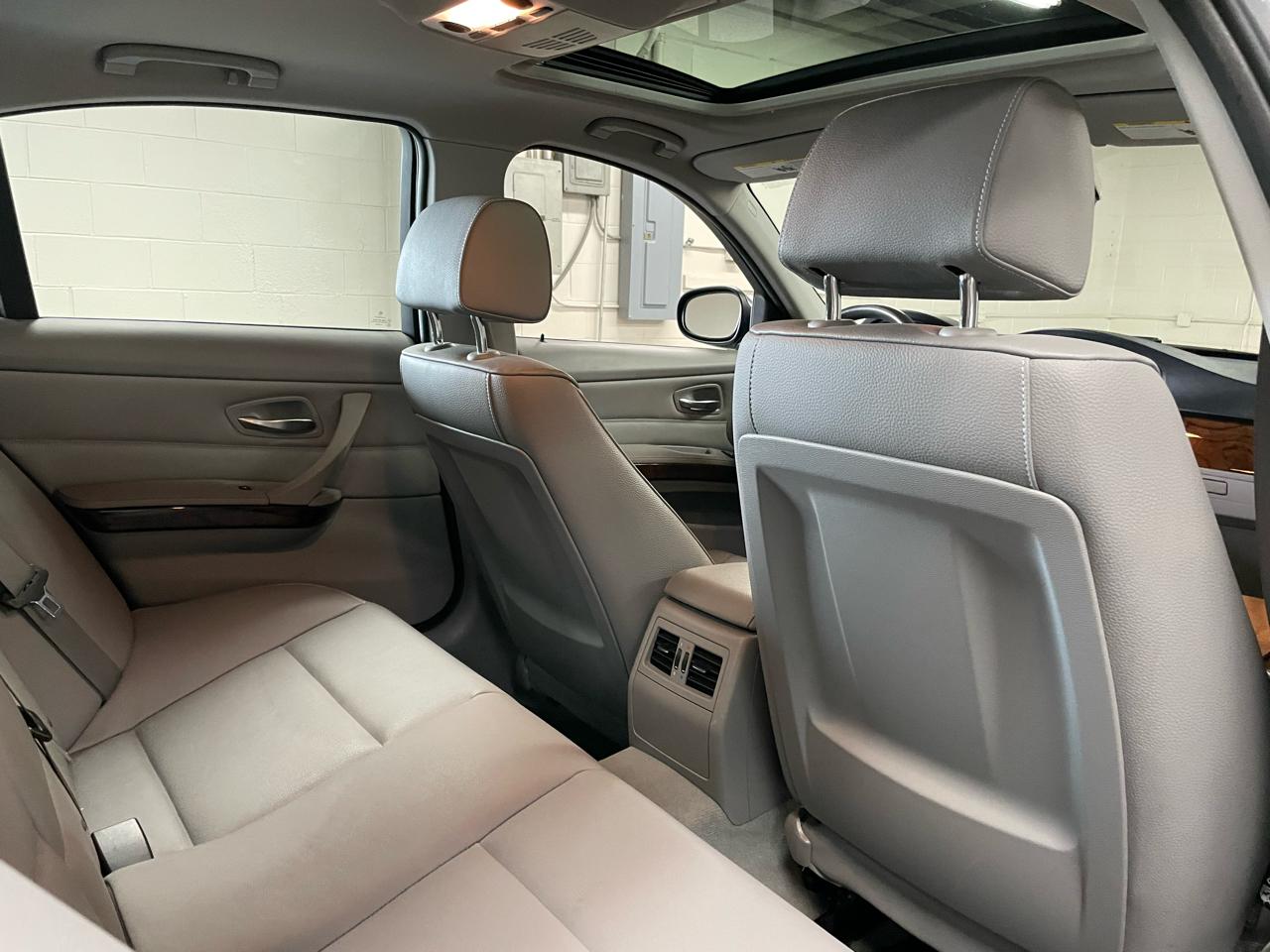 BMW 3-Series 328i xDrive 2011