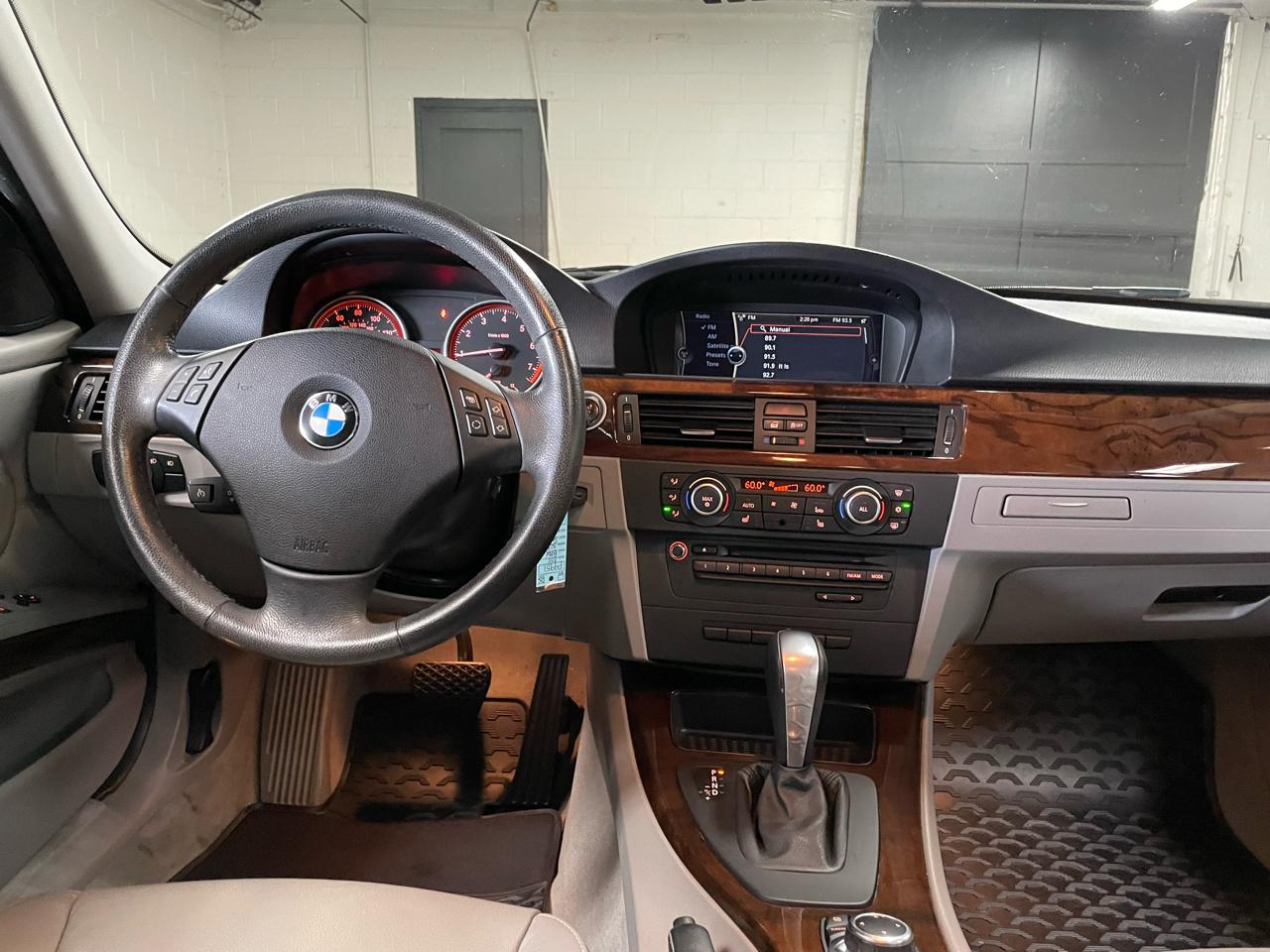 BMW 3-Series 328i xDrive 2011