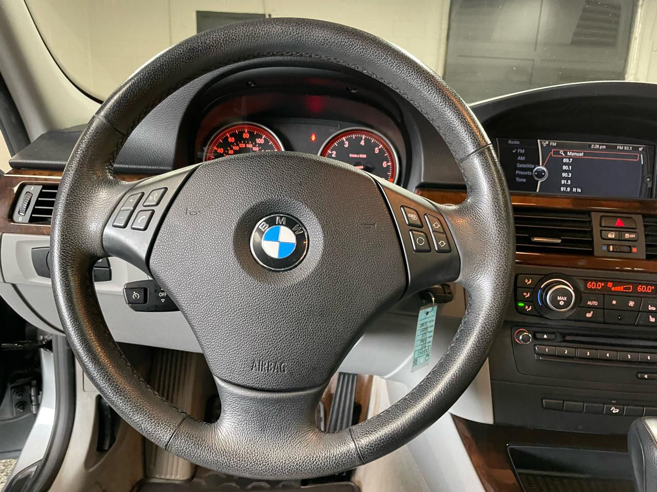 BMW 3-Series 328i xDrive 2011
