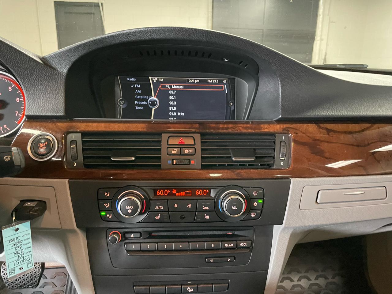 BMW 3-Series 328i xDrive 2011