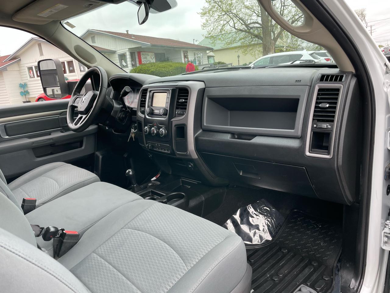 RAM 3500 Regular Cab 4WD LWB DRW 2018