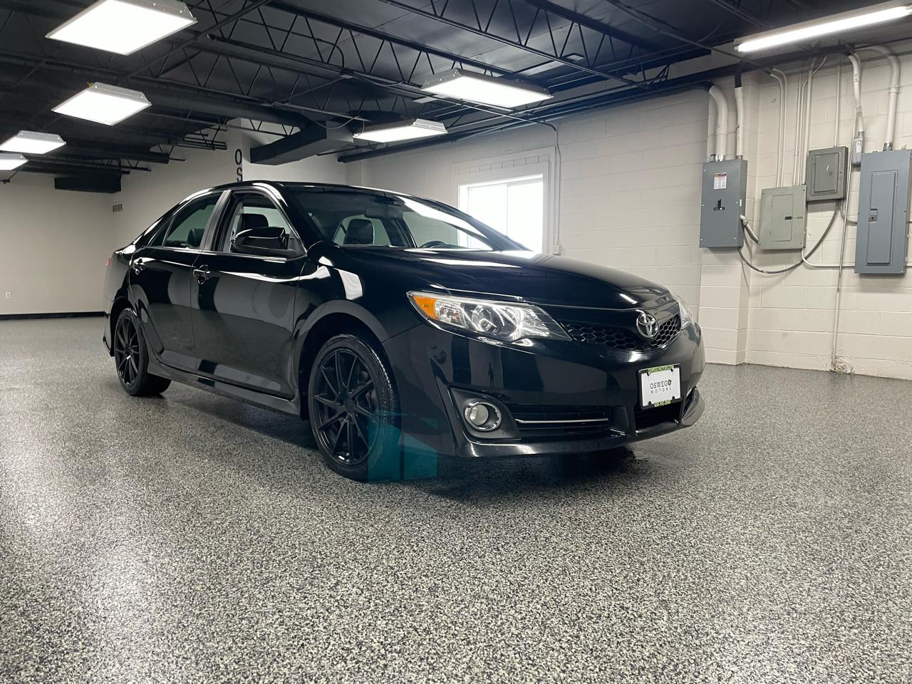 Toyota Camry SE V6 2013