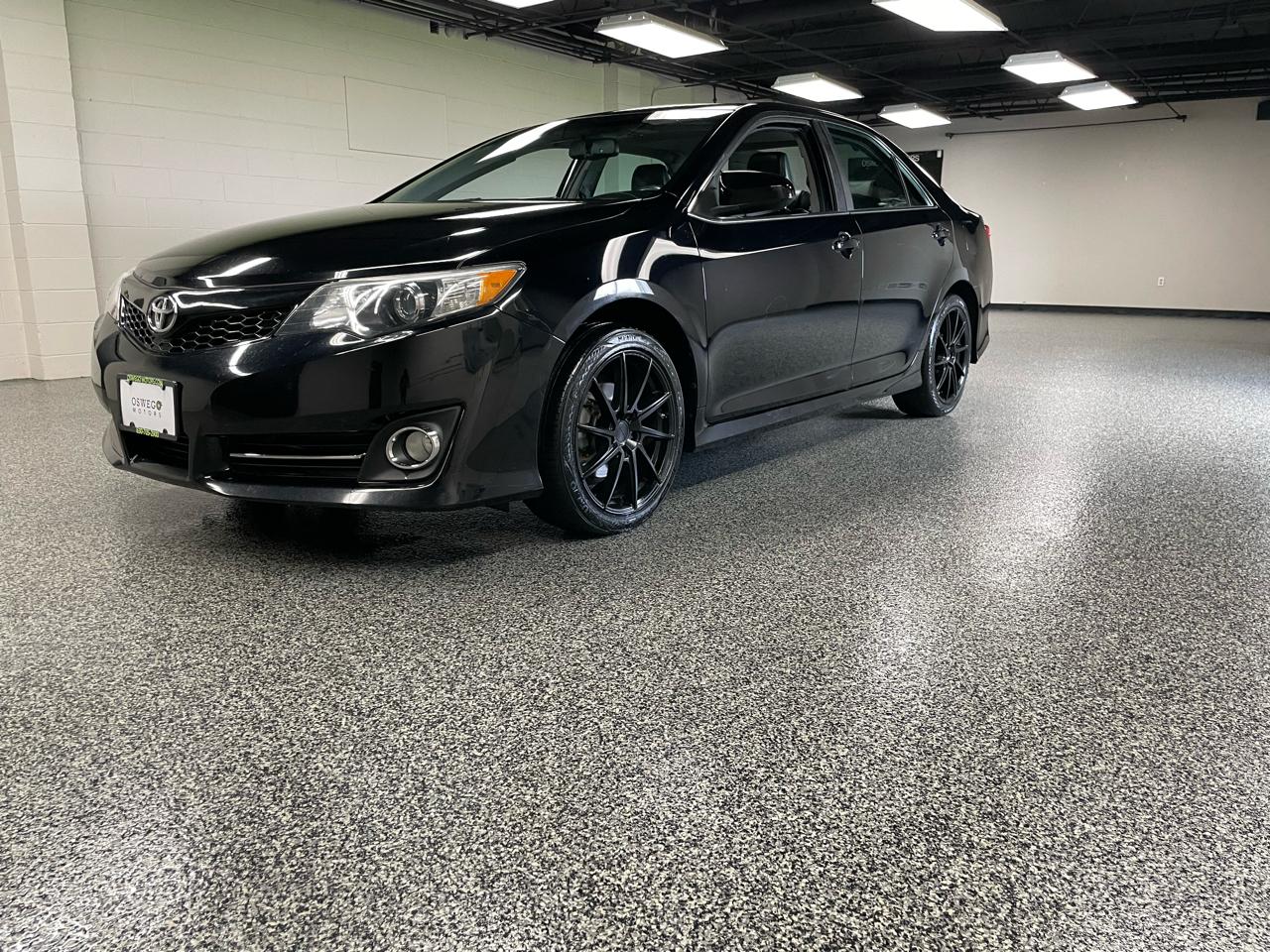 Toyota Camry SE V6 2013