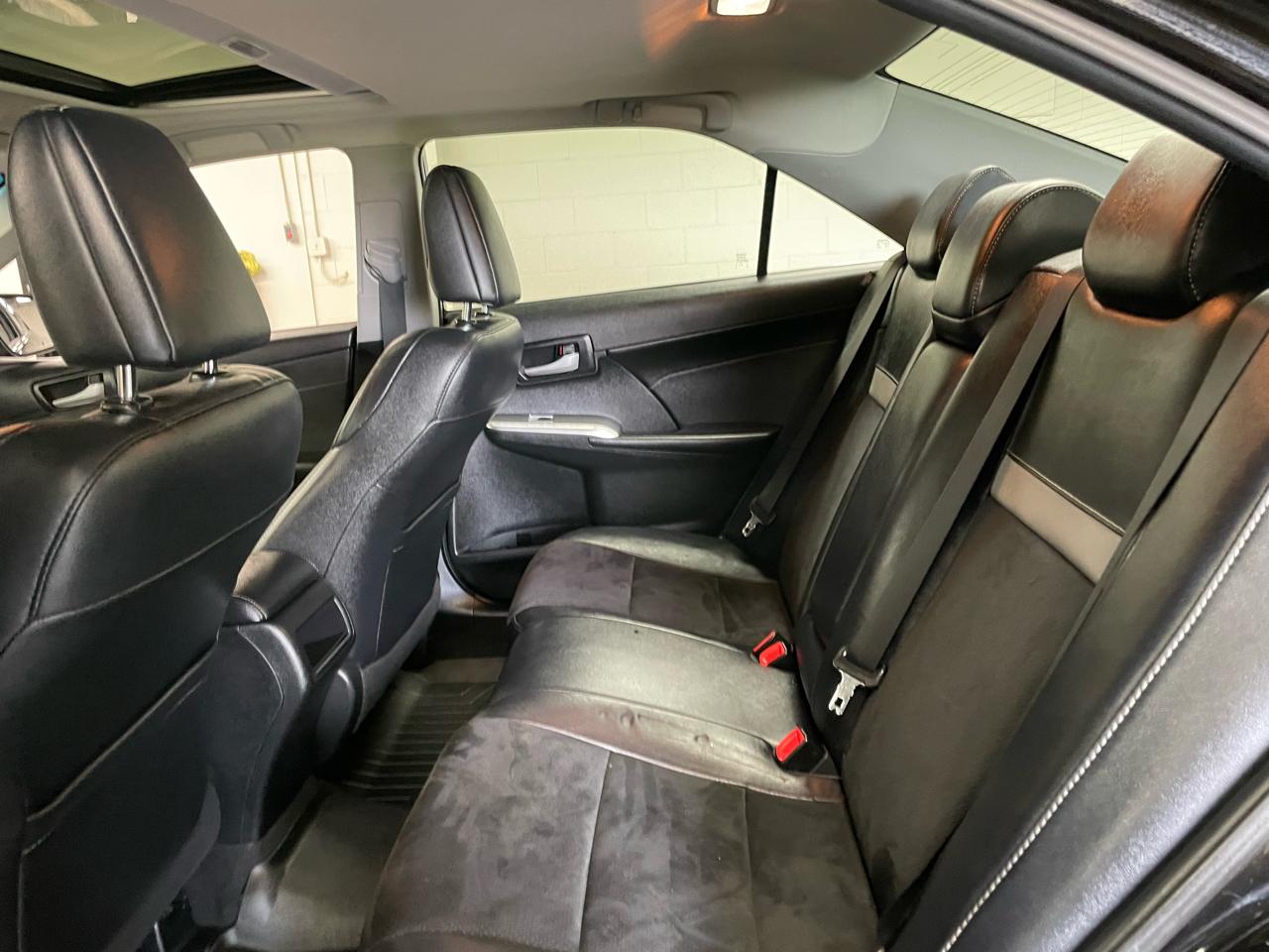 Toyota Camry SE V6 2013