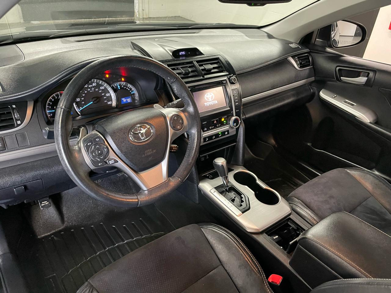 Toyota Camry SE V6 2013