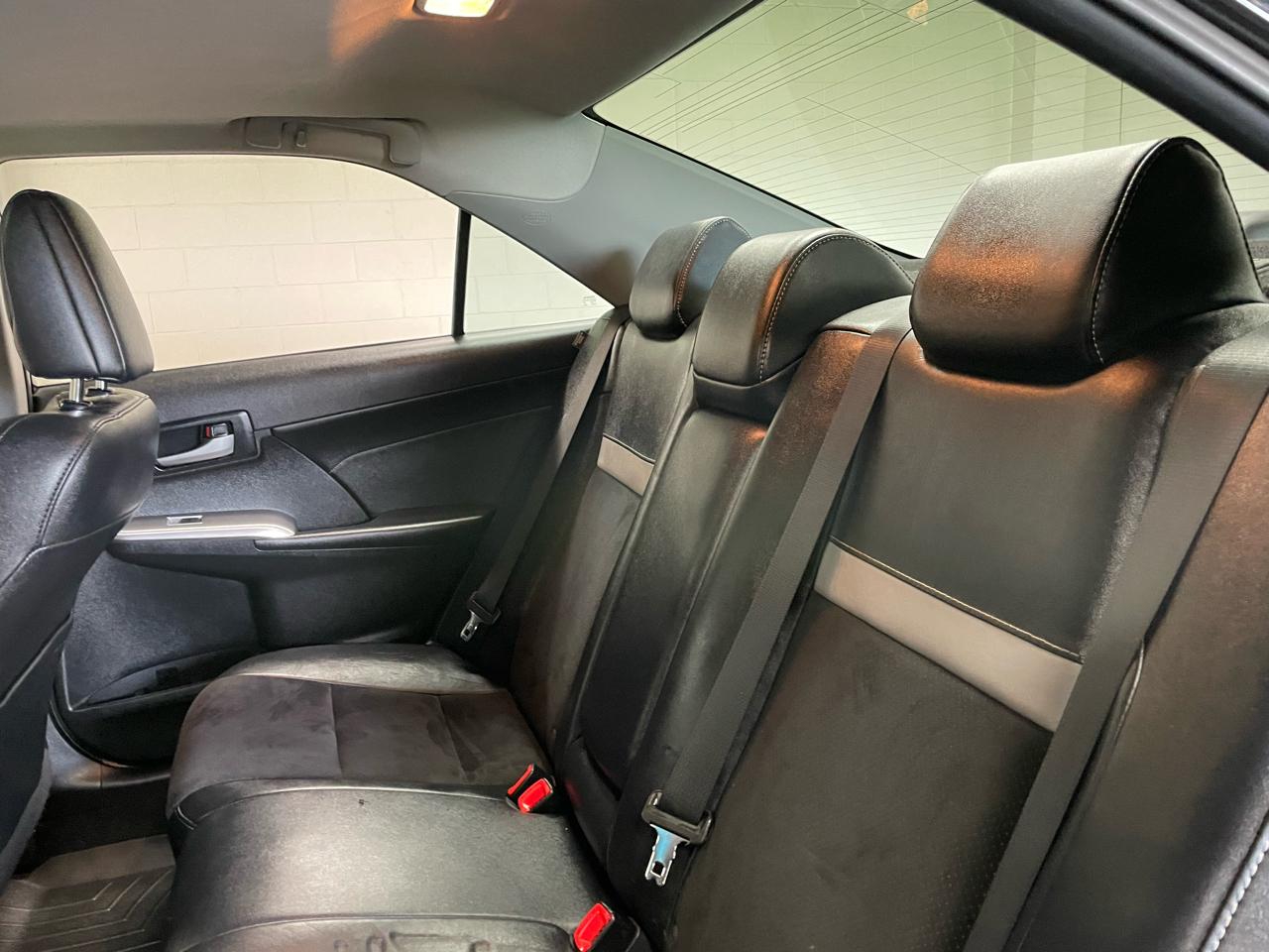 Toyota Camry SE V6 2013