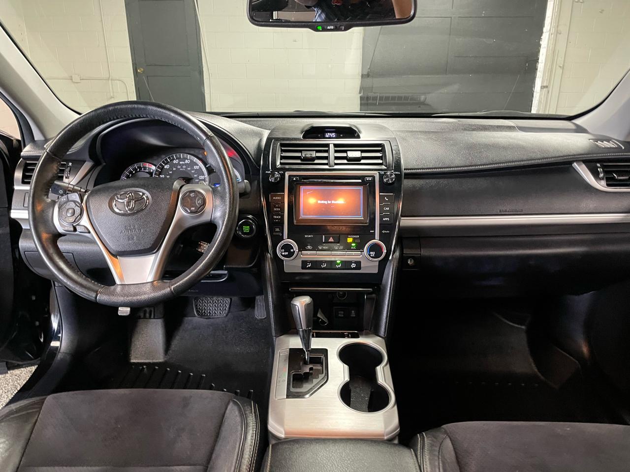 Toyota Camry SE V6 2013