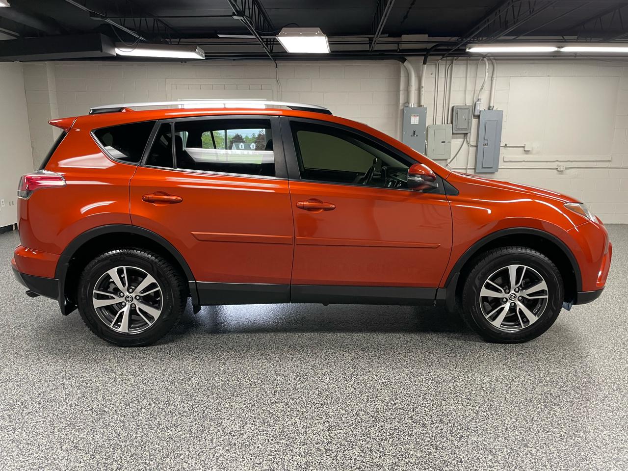 Toyota RAV4 XLE AWD 2016