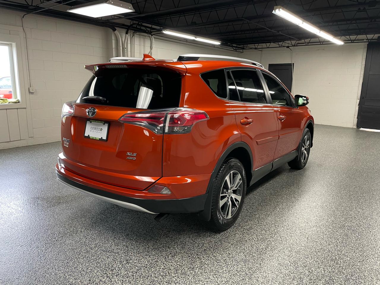 Toyota RAV4 XLE AWD 2016