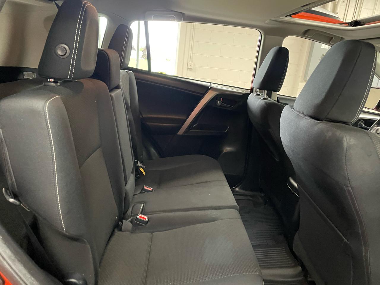 Toyota RAV4 XLE AWD 2016