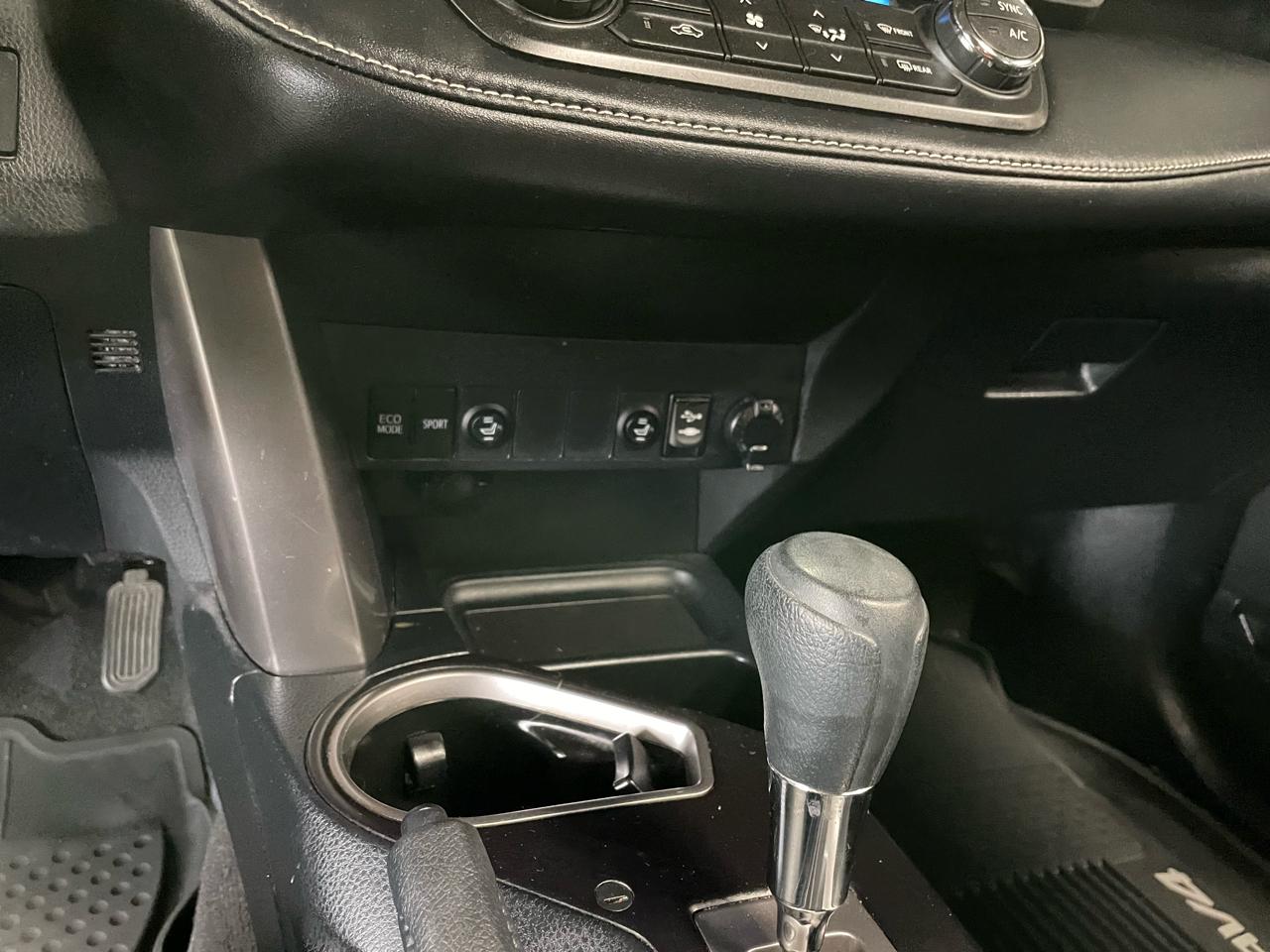 Toyota RAV4 XLE AWD 2016