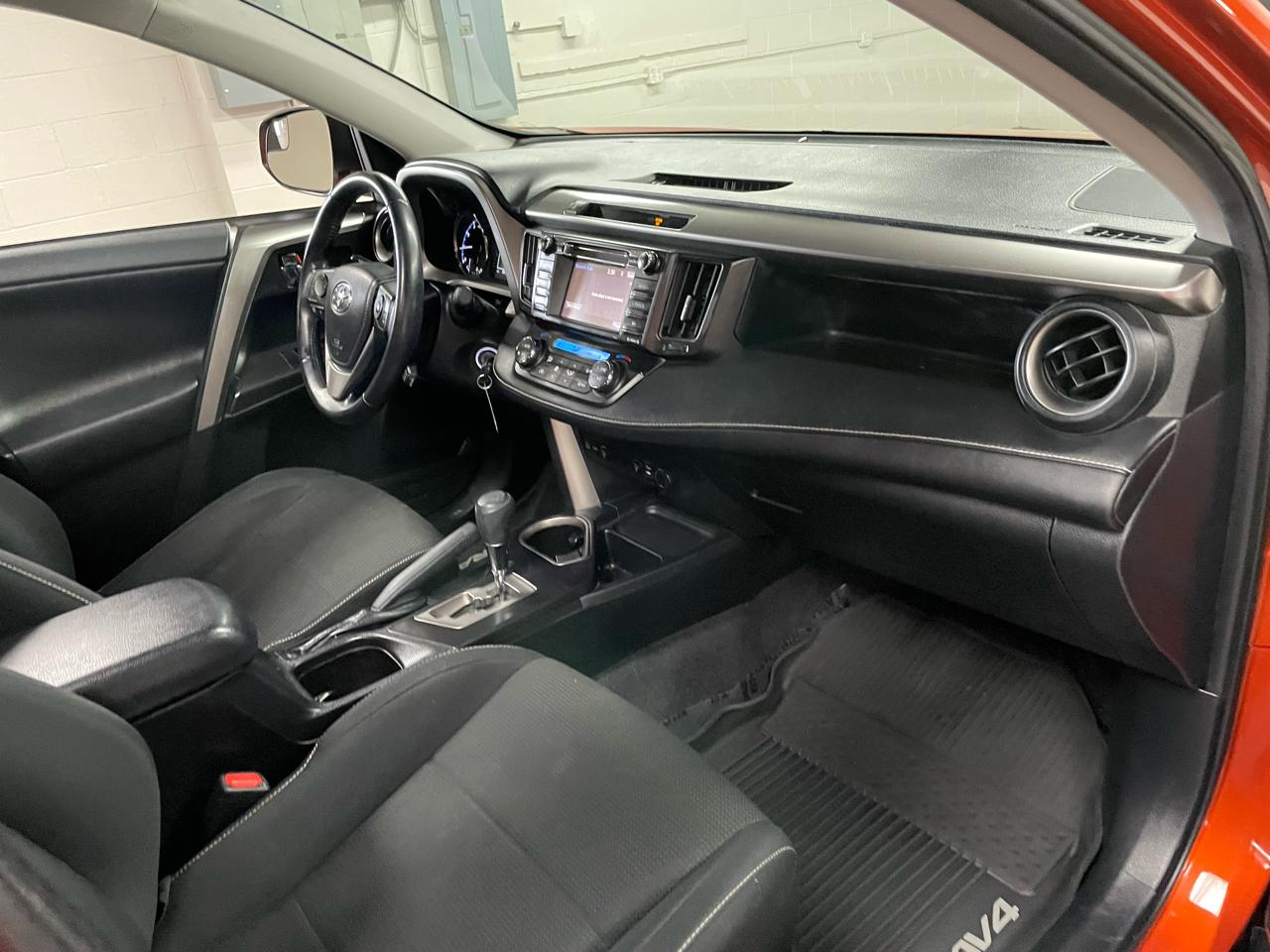 Toyota RAV4 XLE AWD 2016
