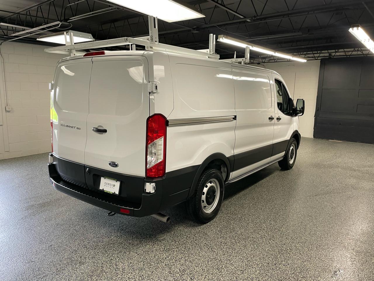 Ford Transit 150 Van Low Roof w/Sliding Pass. 130-in. WB 2023