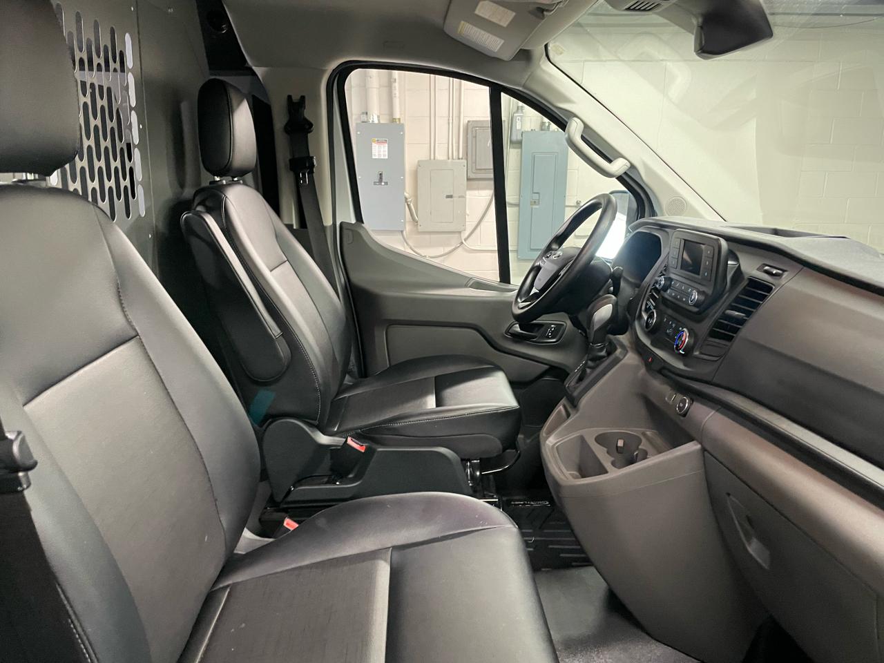 Ford Transit 150 Van Low Roof w/Sliding Pass. 130-in. WB 2023