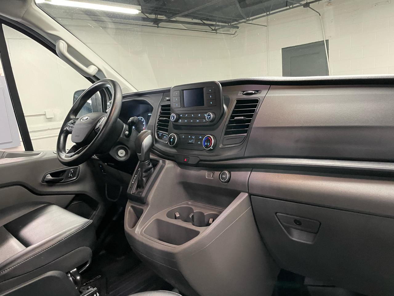 Ford Transit 150 Van Low Roof w/Sliding Pass. 130-in. WB 2023