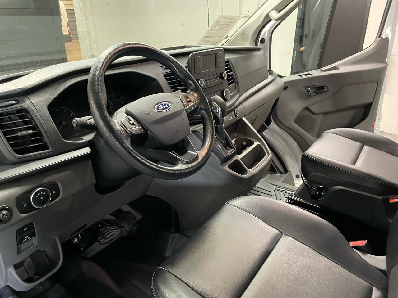 Ford Transit 150 Van Low Roof w/Sliding Pass. 130-in. WB 2023