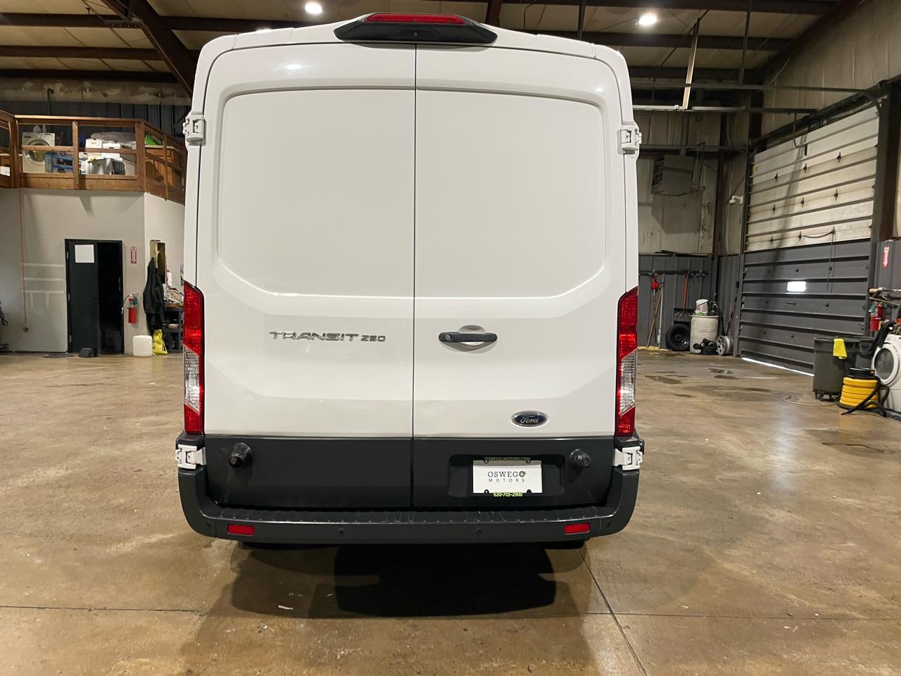 Ford Transit 250 Van Med. Roof w/Sliding Pass. 148-in. WB 2018
