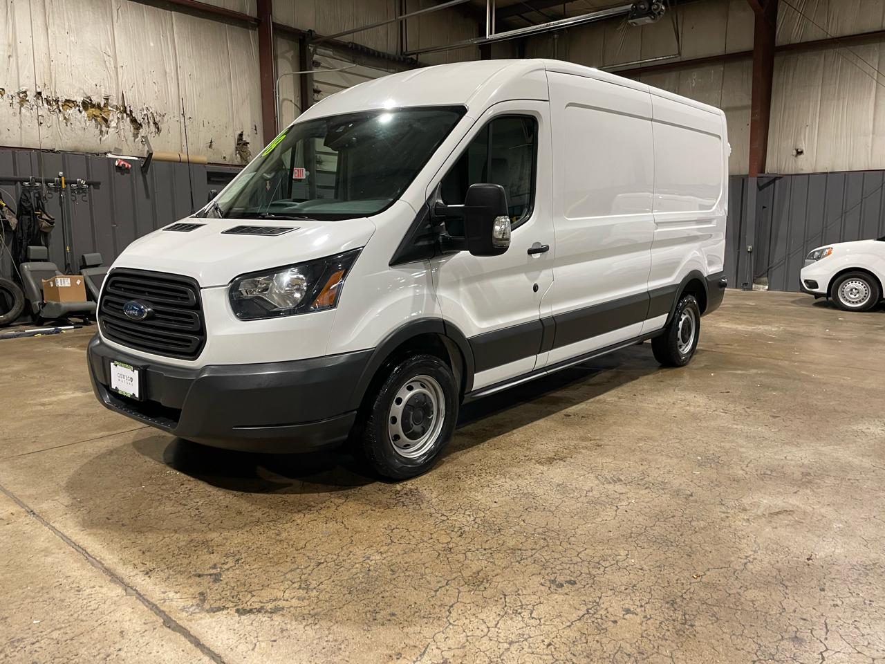 Ford Transit 250 Van Med. Roof w/Sliding Pass. 148-in. WB 2018
