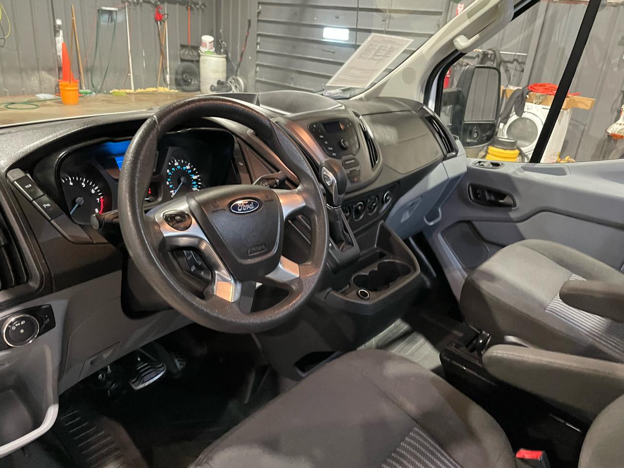 Ford Transit 250 Van Med. Roof w/Sliding Pass. 148-in. WB 2018