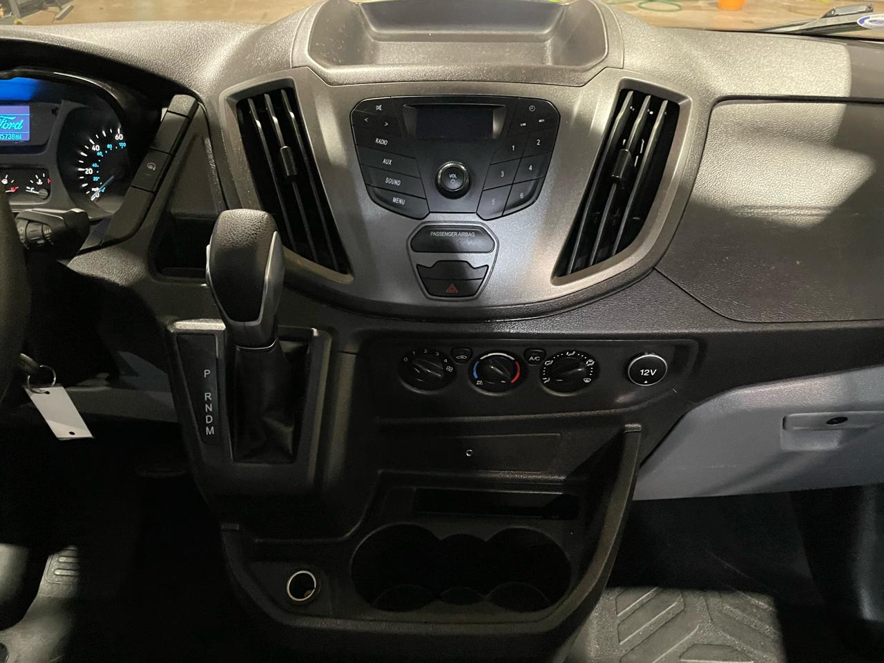 Ford Transit 250 Van Med. Roof w/Sliding Pass. 148-in. WB 2018