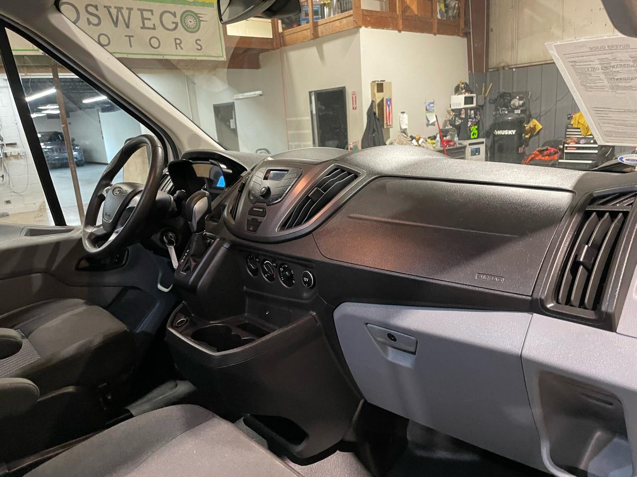 Ford Transit 250 Van Med. Roof w/Sliding Pass. 148-in. WB 2018