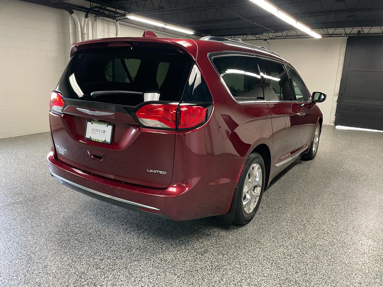 Chrysler Pacifica Limited 2017