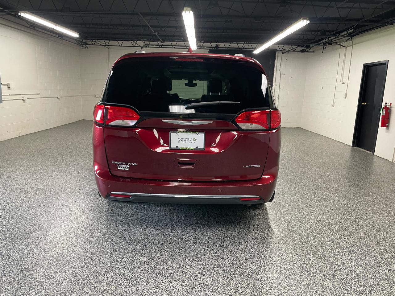 Chrysler Pacifica Limited 2017