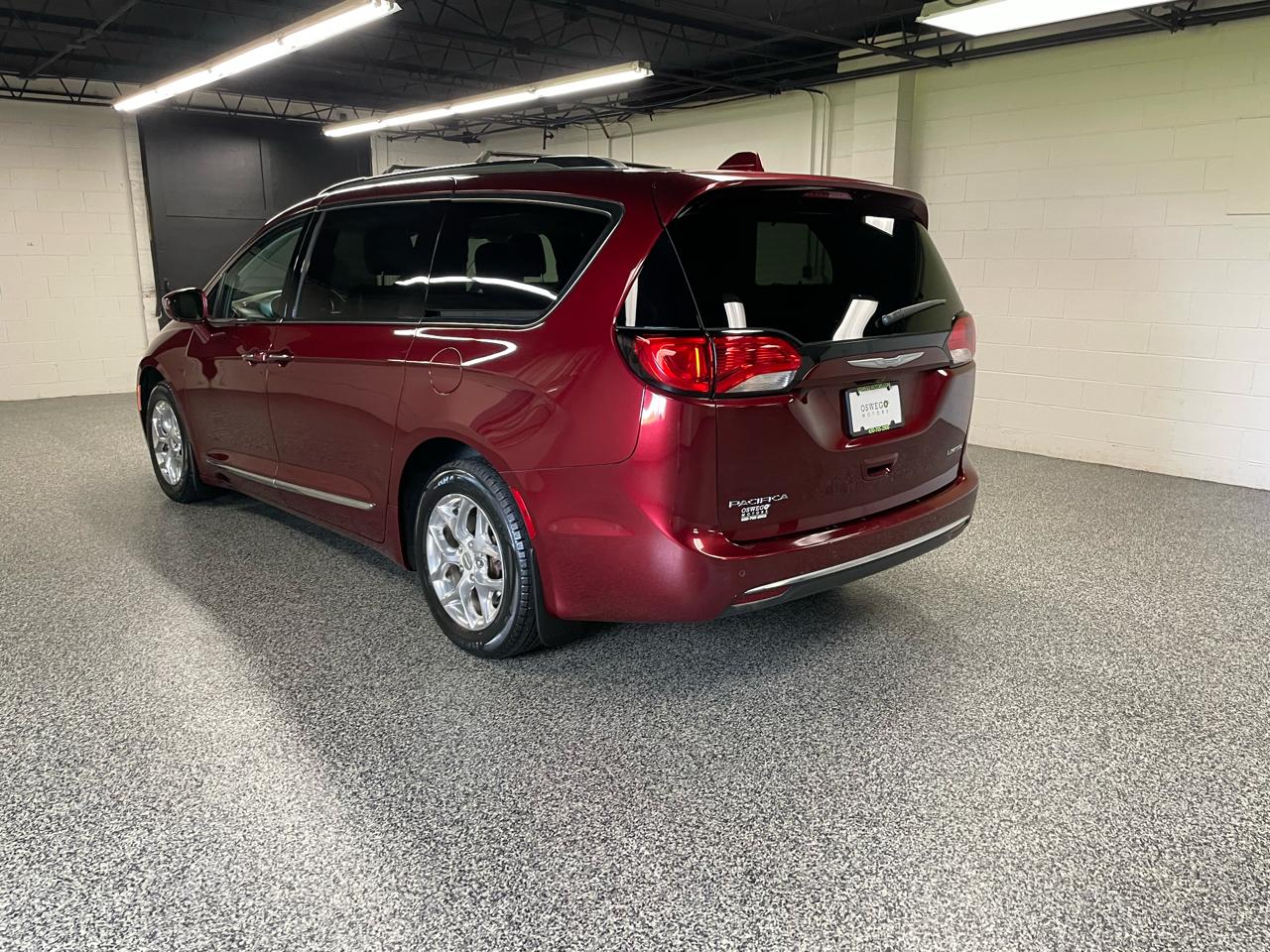 Chrysler Pacifica Limited 2017