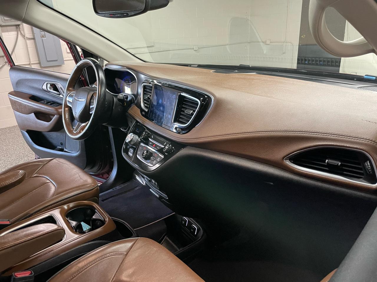 Chrysler Pacifica Limited 2017