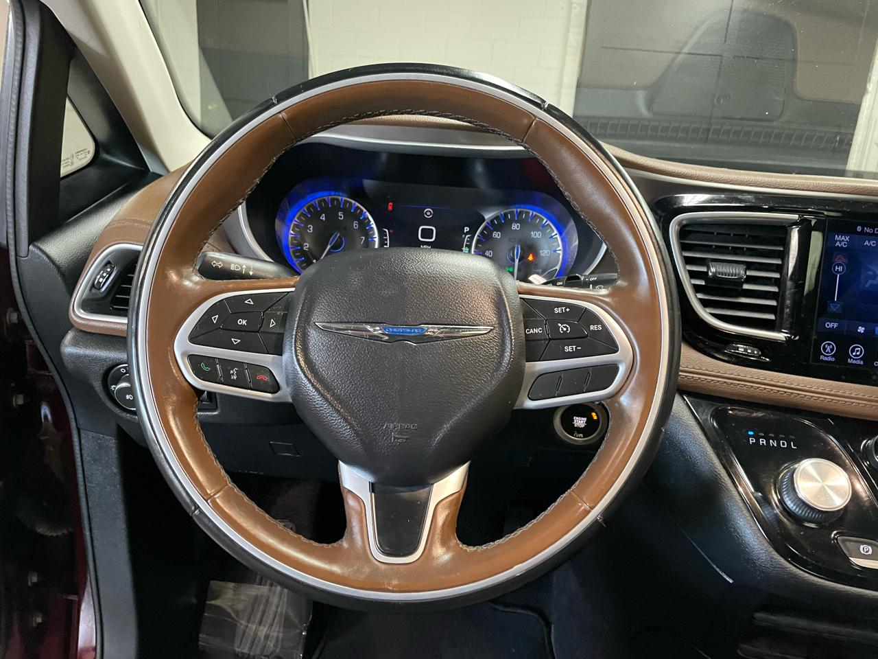 Chrysler Pacifica Limited 2017