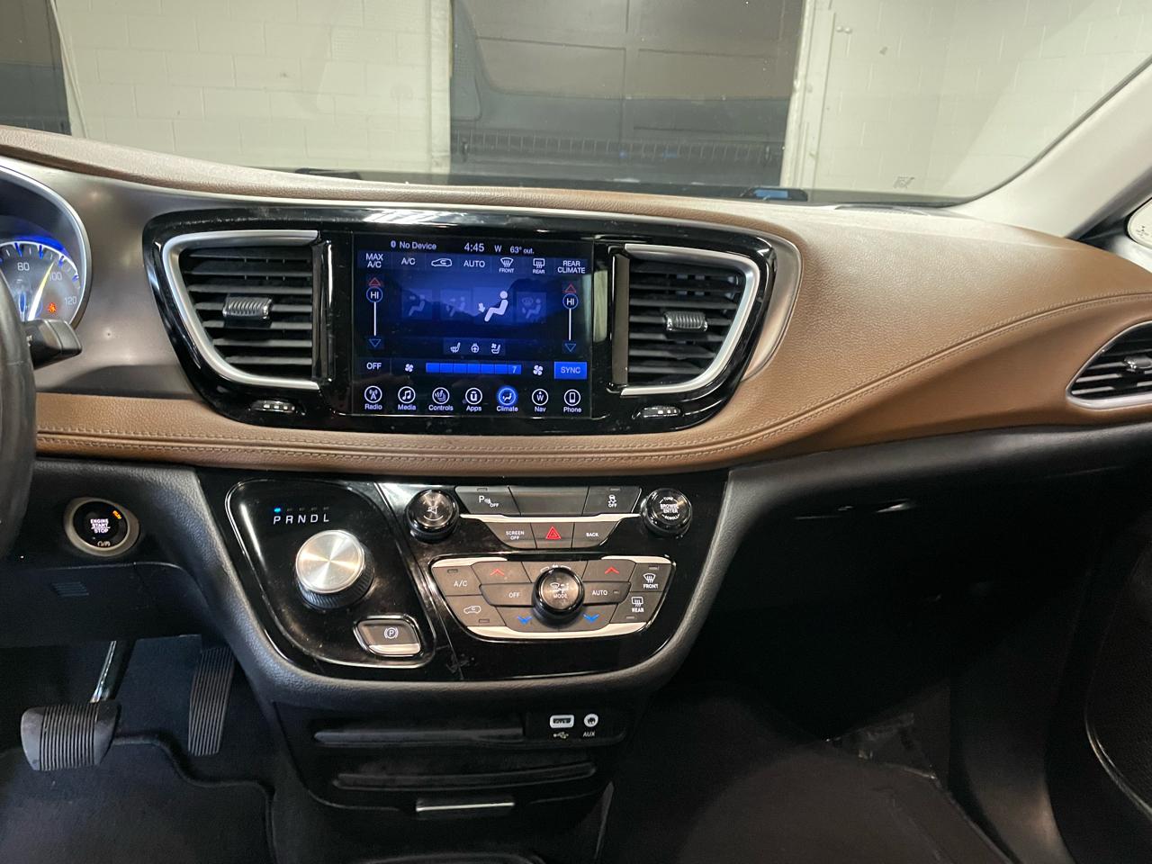 Chrysler Pacifica Limited 2017