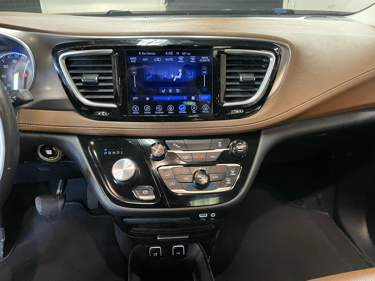 Chrysler Pacifica Limited 2017