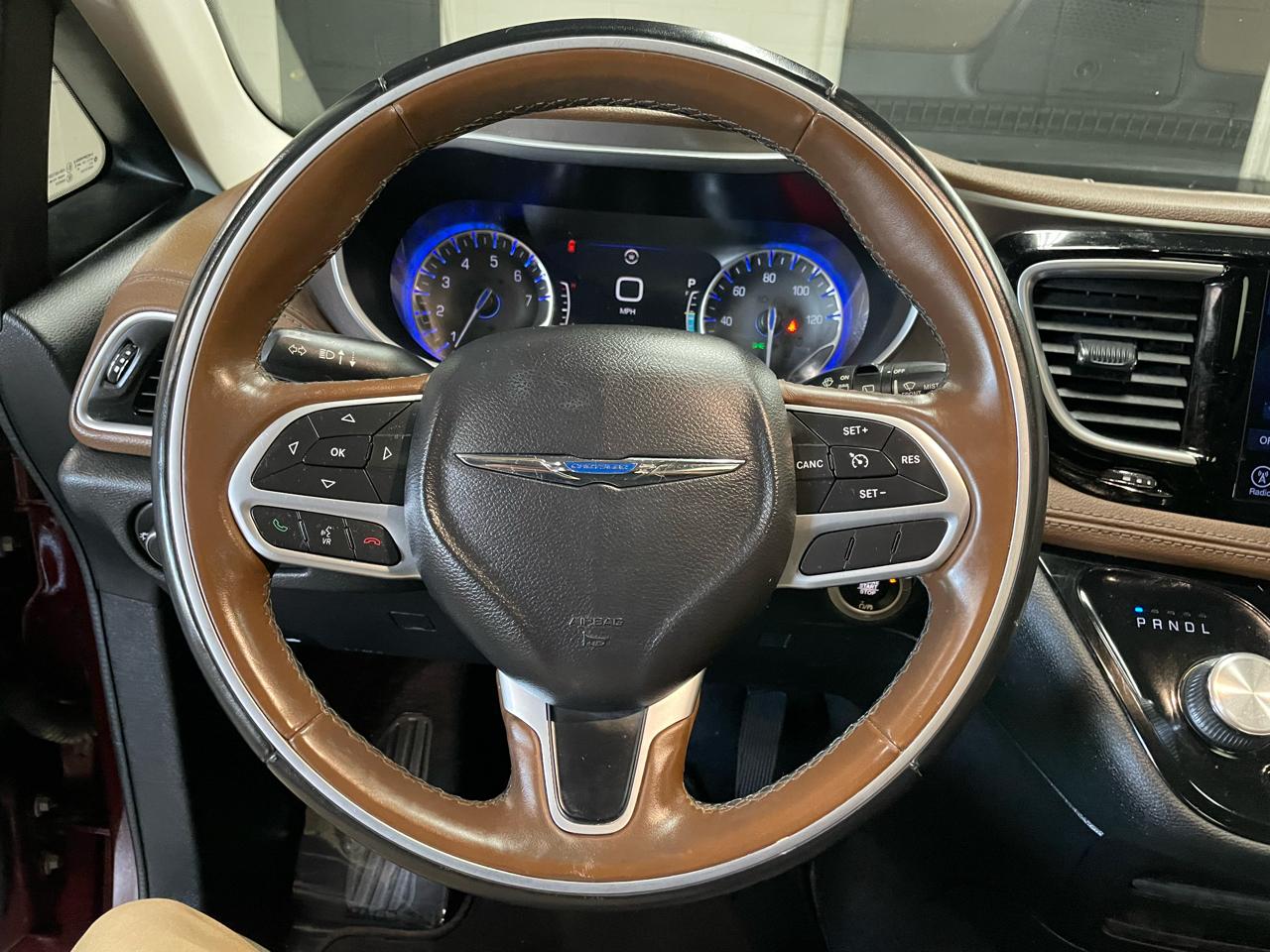Chrysler Pacifica Limited 2017