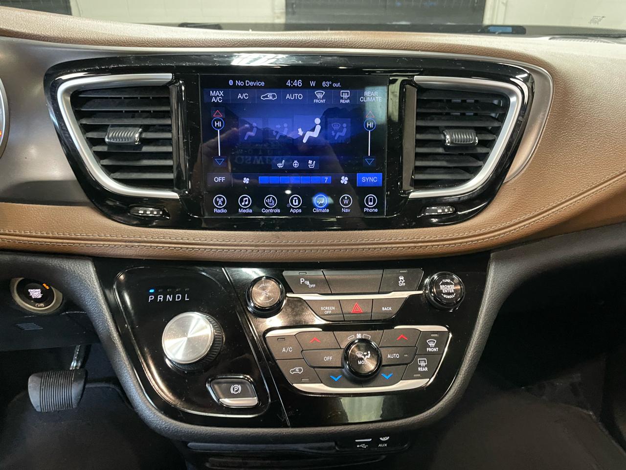 Chrysler Pacifica Limited 2017