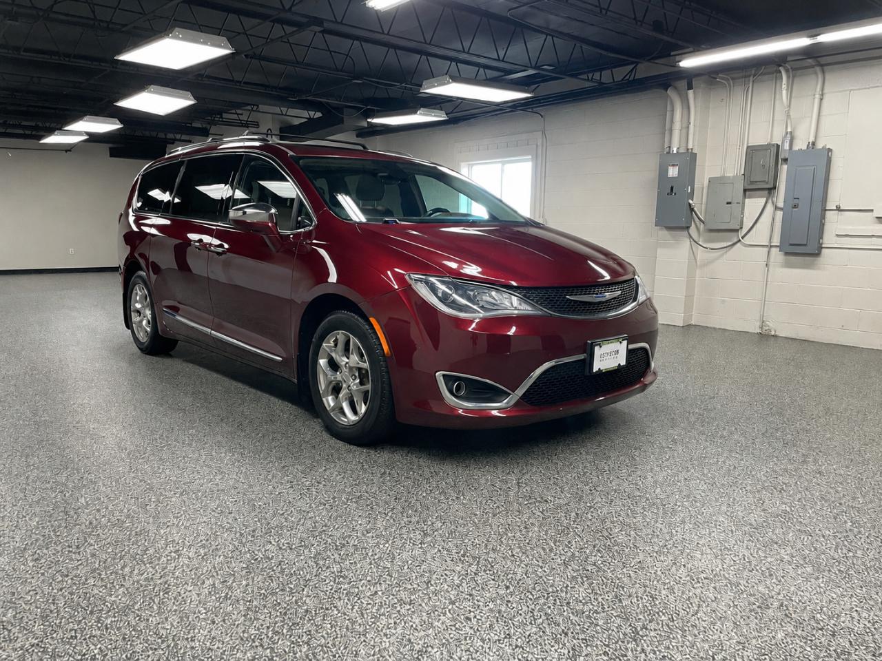 Chrysler Pacifica Limited 2017