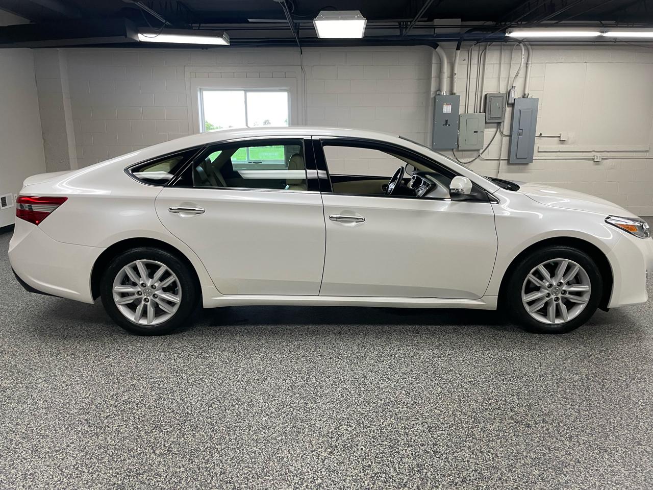 Toyota Avalon XLE 2013