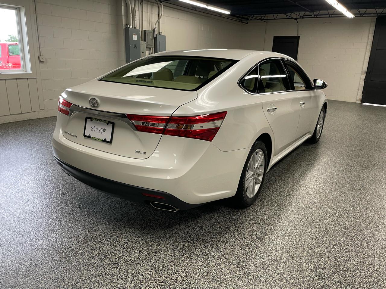 Toyota Avalon XLE 2013