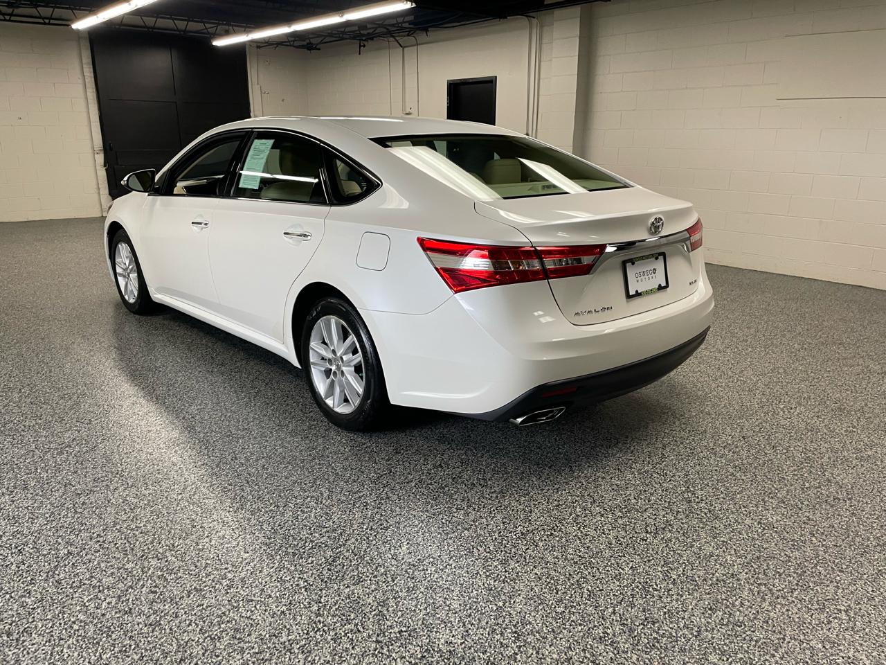Toyota Avalon XLE 2013