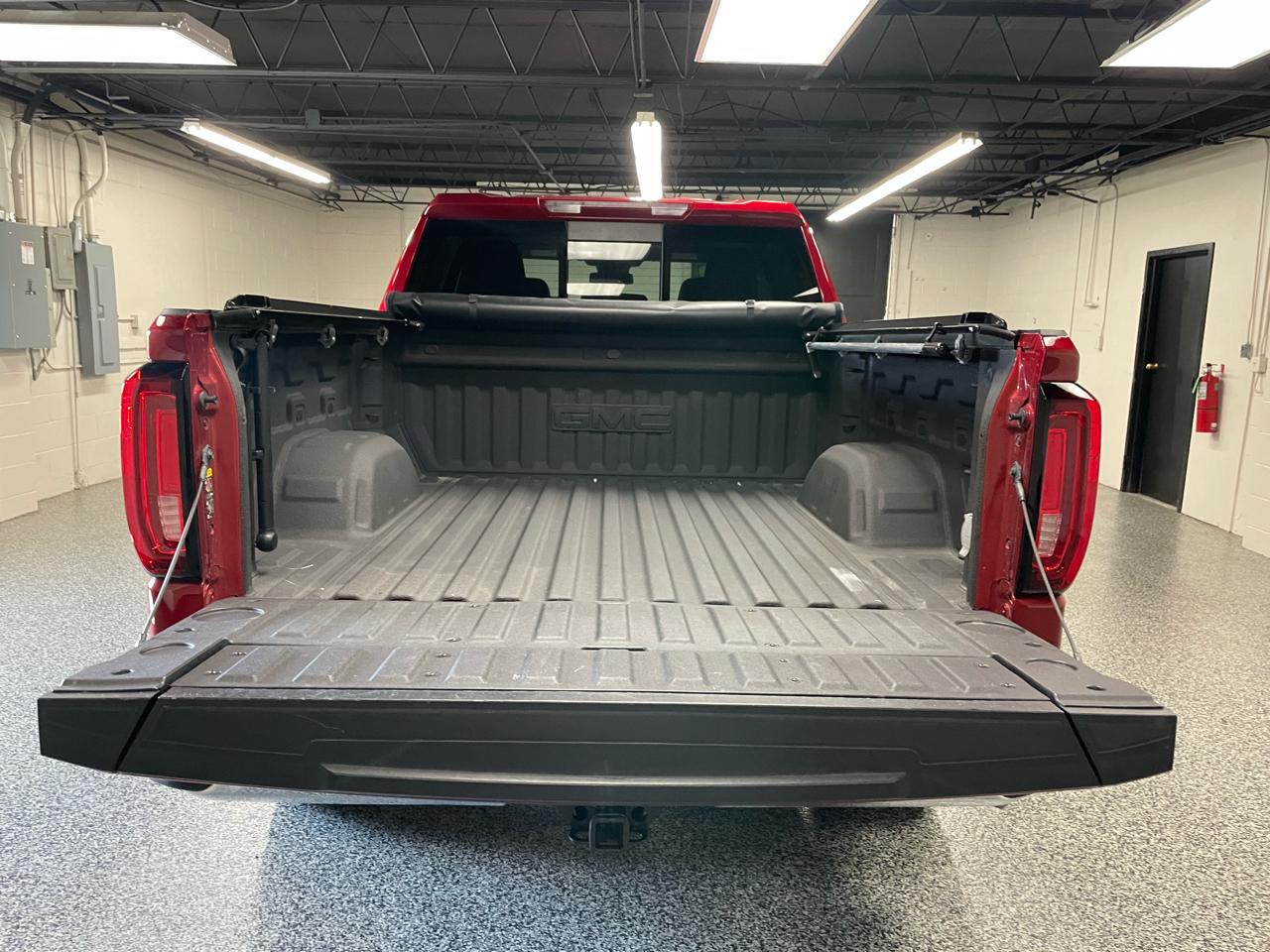 GMC Sierra 1500 SLT Crew Cab 4WD 2022