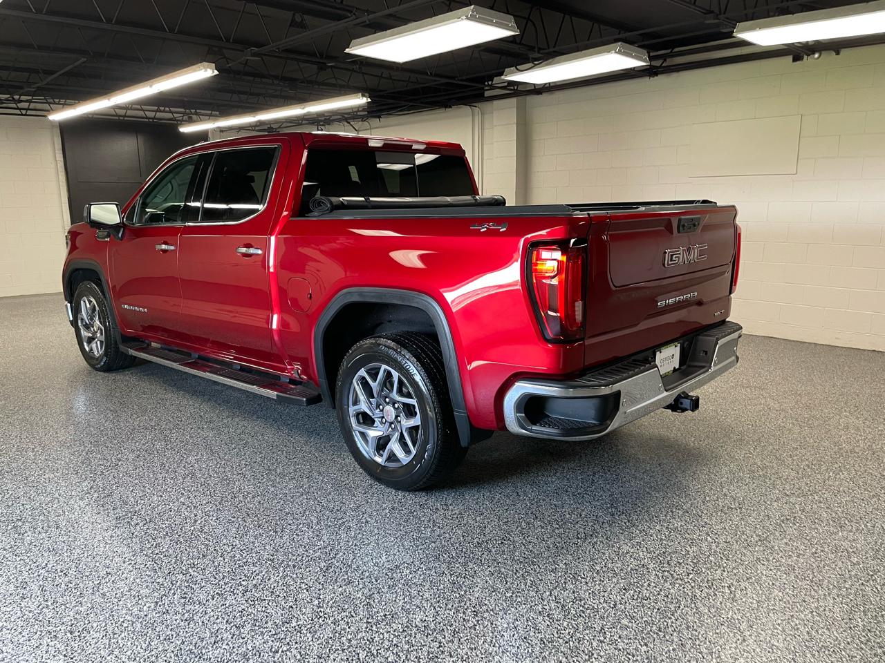 GMC Sierra 1500 SLT Crew Cab 4WD 2022