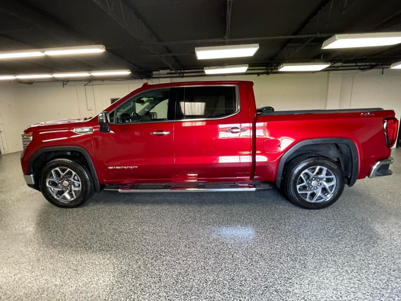 GMC Sierra 1500 SLT Crew Cab 4WD 2022